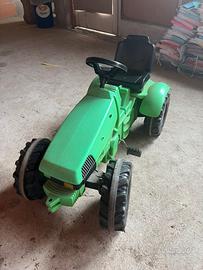 Trattorino a pedali per bambini 3-7 anni