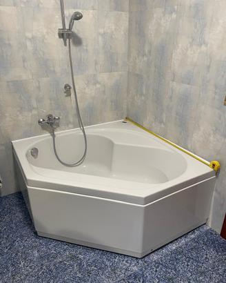 Vasca da bagno angolare