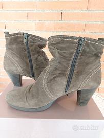 Stivale da donna n. 39 in camoscio beige