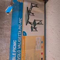 Tavolo da pic-nic pieghevole a valigetta con 4 sed