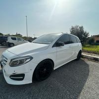 MERCEDES CLASSE B 180D ALLESTIMENTO AMG