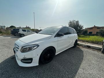 MERCEDES CLASSE B 180D ALLESTIMENTO AMG