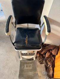 Sedia barbiere antica