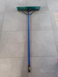 SPAZZOLONE DA CORTILI