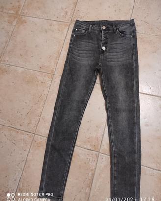 jeans elasticizzato vita alta 