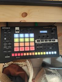 Roland mv 1 versalab groovebox synth arranger