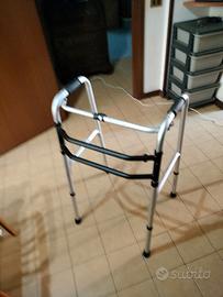 Deambulatore fisso pieghevole