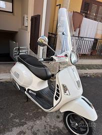 Vespa gts 300