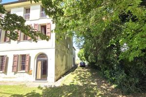 Villa di 199 m² con più di 5 locali e box auto a C