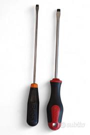 Set 2 cacciaviti a taglio