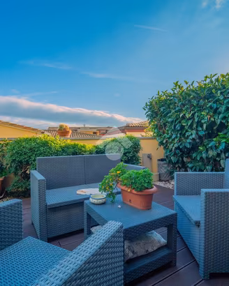 VILLA A SCHIERA CENTRALE A OLBIA