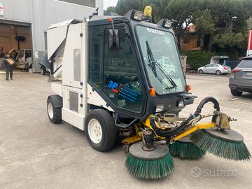 spazzatrice stradale