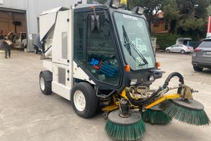 spazzatrice stradale