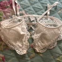 Reggiseno in pizzo con aperura frontale