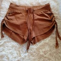 Pantaloncino donna marrone con stringhe laterali