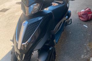 Mp3 piaggio yuorban LT 300