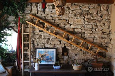 Scale a pioli in castagno fatte a mano