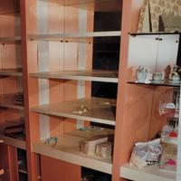 vetrinetta espositiva e mobile arredo