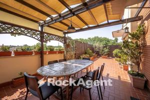 ATTICO, IN STATO, CON BALCONE E TERRAZZO!