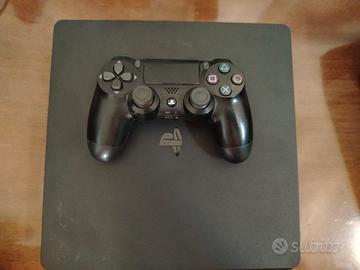 PS4 Slim 