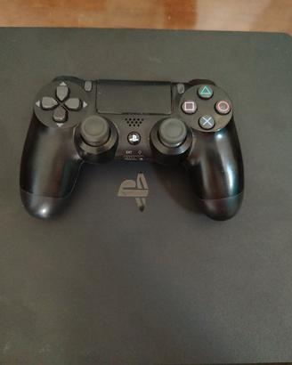 PS4 Slim 