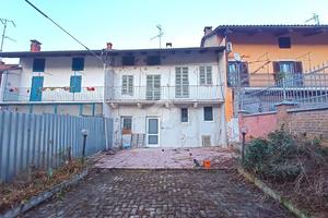 CASA SEMINDIPENDENTE A MONTEU DA PO