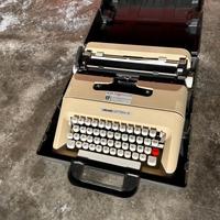 macchina da scrivere olivetti lettera 35