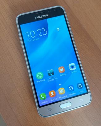 Samsung Galaxy J3 2016 smartphone 