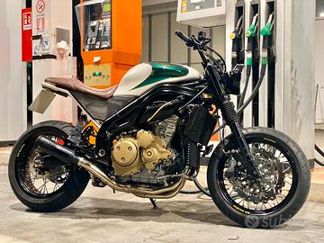 Triumph Daytona cafe racer