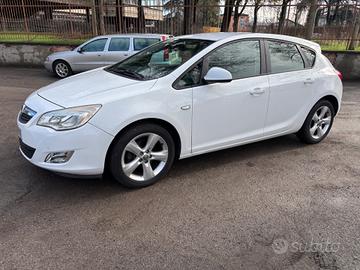 Opel Astra 1.6 115CV 5 porte Cosmo