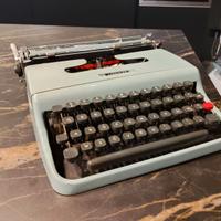 Macchina da per scrivere Olivetti lettera 22