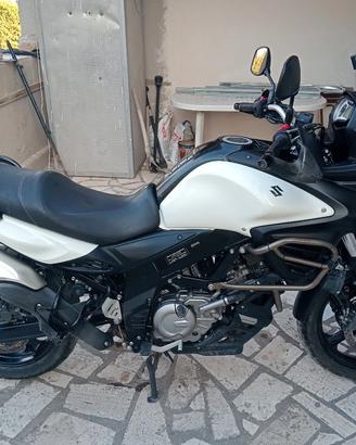 moto Suzuki v strom 650 ABS