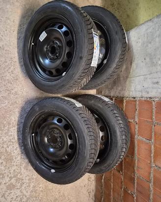 Gomme e cerchi nuovi 205 55 16 