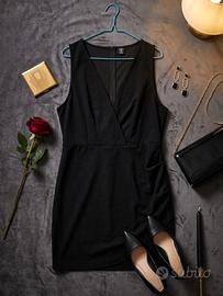 Tubino Nero Curvy Eleganza e Drappeggio Glam