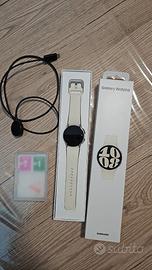 SAMNSUNG GALAXY WATCH 6 40 mm Gold