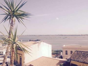 Pressi Corso Umberto Lussuoso appartamento vista m