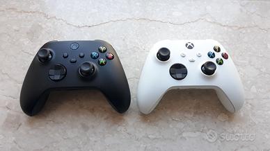 Coppia Controller Xbox bianco e nero mod. 1914