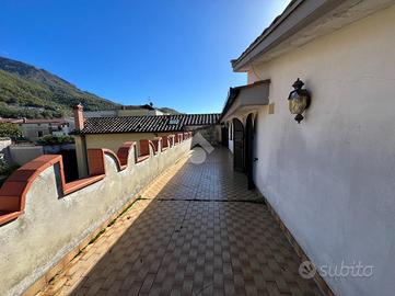 CASA SEMINDIPENDENTE A BARONISSI