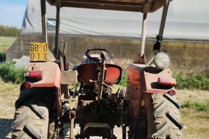 trattore agricolo 