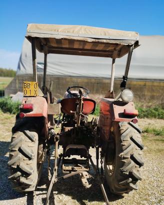 trattore agricolo 