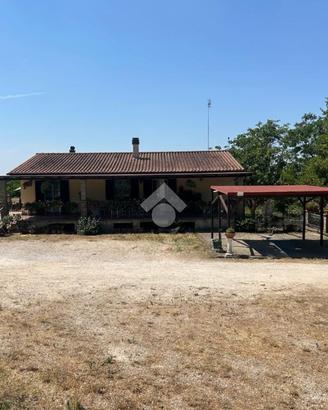 VILLA SINGOLA A GENZANO DI ROMA