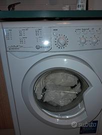 frigo,lavatrice, cucina con forno a gas.