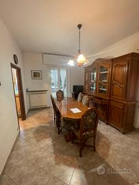 Vetrina/credenza in legno - stile classico