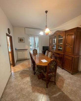 Vetrina/credenza in legno - stile classico