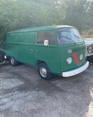 Volkswagen T2  Anno 1975  (Da restaurare)