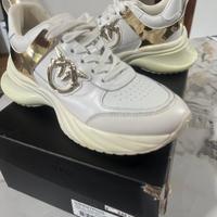 Sneakers Pinko bianche con dettagli in oro!