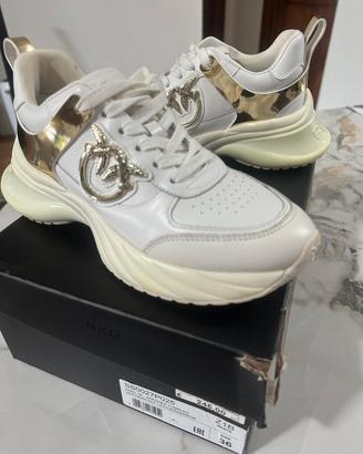 Sneakers Pinko bianche con dettagli in oro!