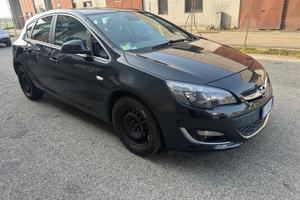 Opel Astra 1.4 100CV 5 porte Cosmo