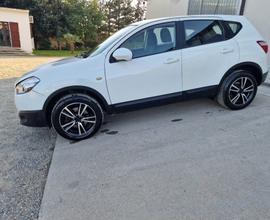 NISSAN Qashqai 1.5 dCi DPF Tekna