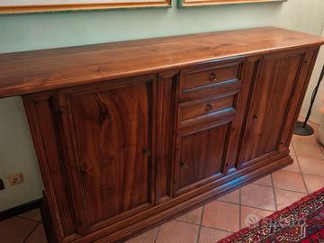 Credenza in stile arte povera